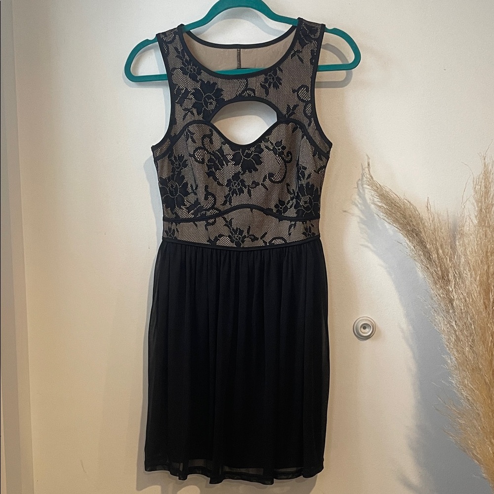 Up by Ultra Pink Chic Black and Beige Lace Mini Dress B120